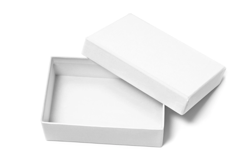 białe pudło kartonowe